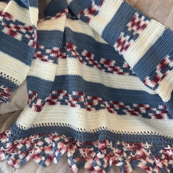 Vintage Handmade Crochet Afghan Striped Blanket 92 x 50"  Scalloped Detail Edges - Picture 9 of 9